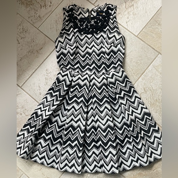 🐦🪺Dress . size 2 - Picture 1 of 7